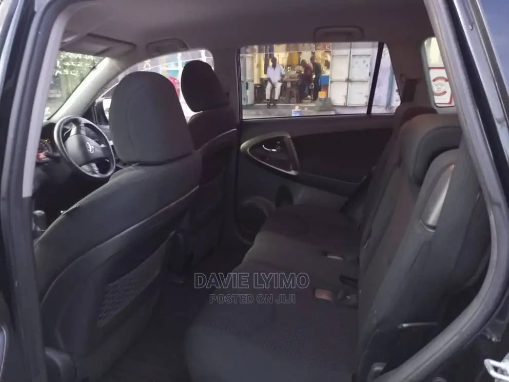 Toyota Vanguard 2011 Black