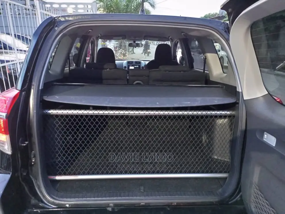 Toyota Vanguard 2011 Black