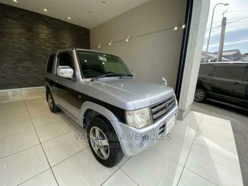 Mitsubishi Pajero 2009 Silver