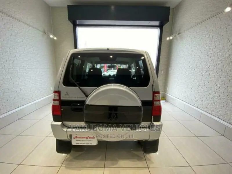 Mitsubishi Pajero 2009 Silver