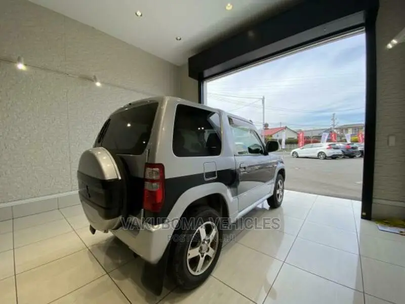Mitsubishi Pajero 2009 Silver