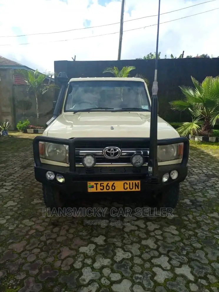 Toyota Land Cruiser 2008 Beige