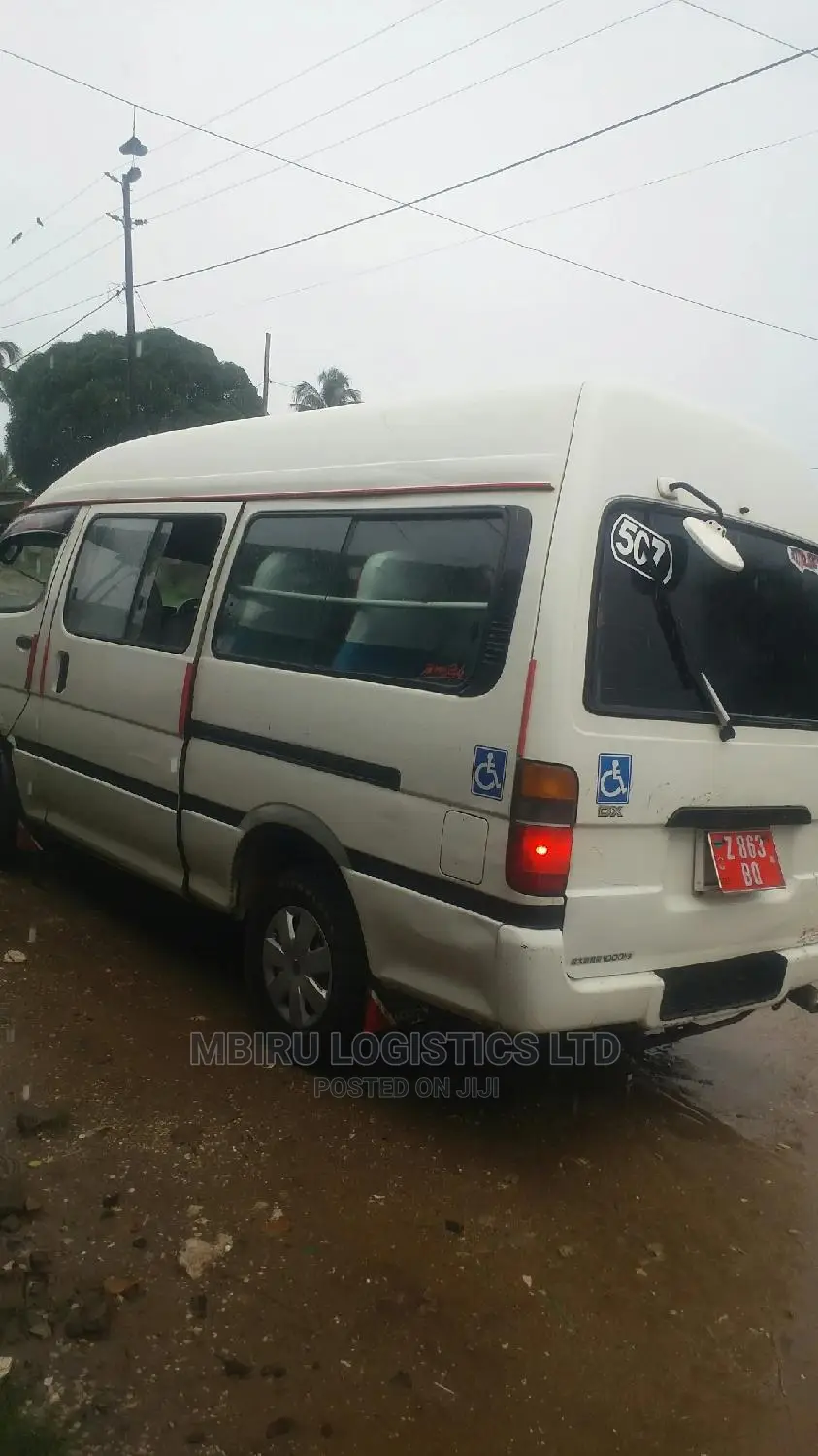 Toyota Hiace 2002 White