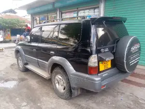 Toyota Land Cruiser 100 4.2 2008 Black