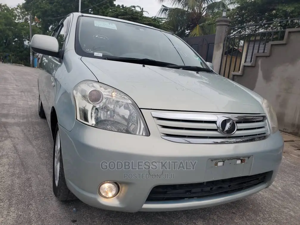 Toyota Raum 2008 Beige