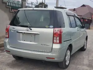 Toyota Raum 2008 Beige