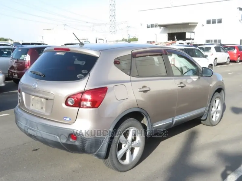 Nissan Dualis 2010 Beige
