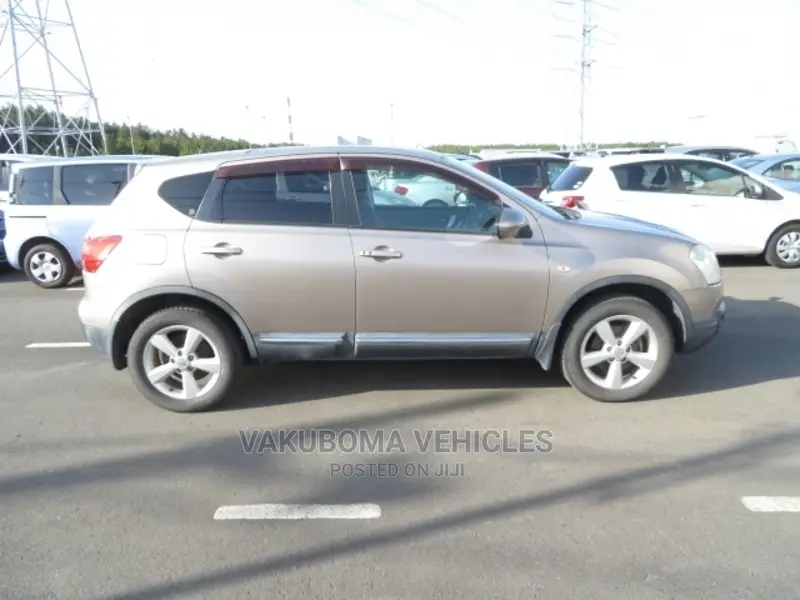 Nissan Dualis 2010 Beige