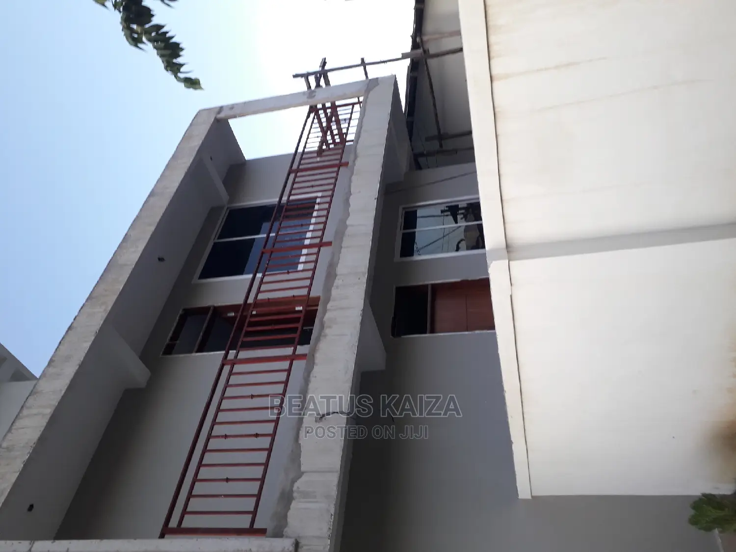 3bdrm Block of Flats in Kinondoni Studio, Mwananyamala for Rent