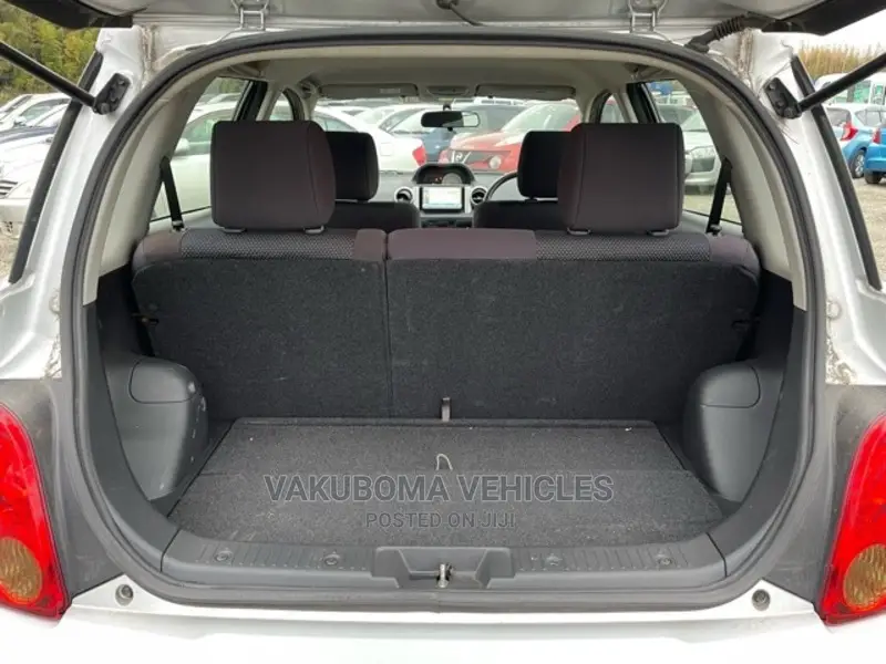 Toyota IST 2003 Silver