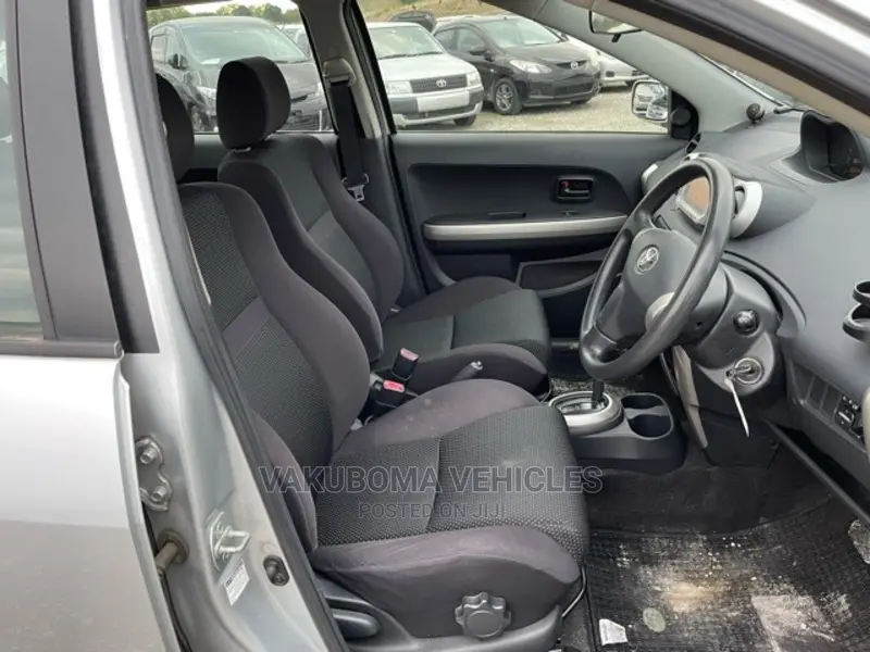 Toyota IST 2003 Silver