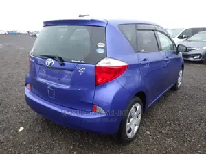 Toyota Ractis 2011 Blue