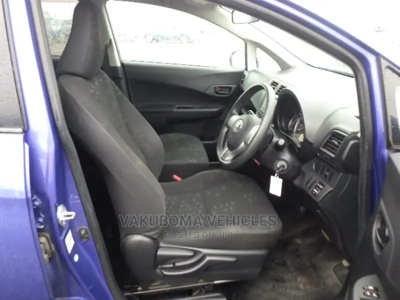 Toyota Ractis 2011 Blue