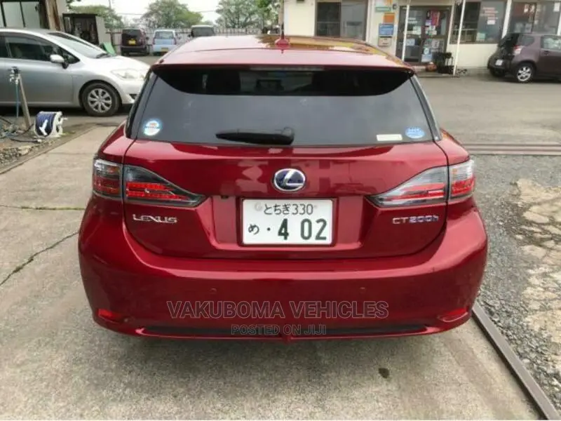 Lexus CT 2013 Red