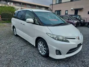 Toyota Estima 2009 White