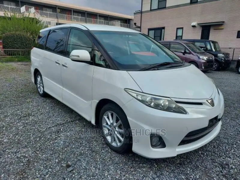Toyota Estima 2009 White