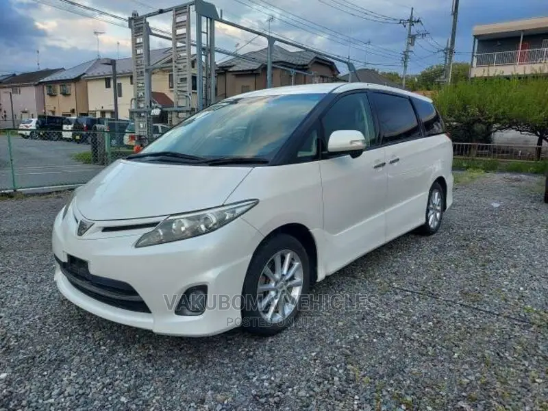 Toyota Estima 2009 White