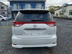 Toyota Estima 2009 White