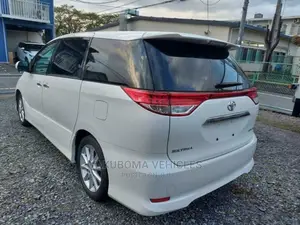 Toyota Estima 2009 White