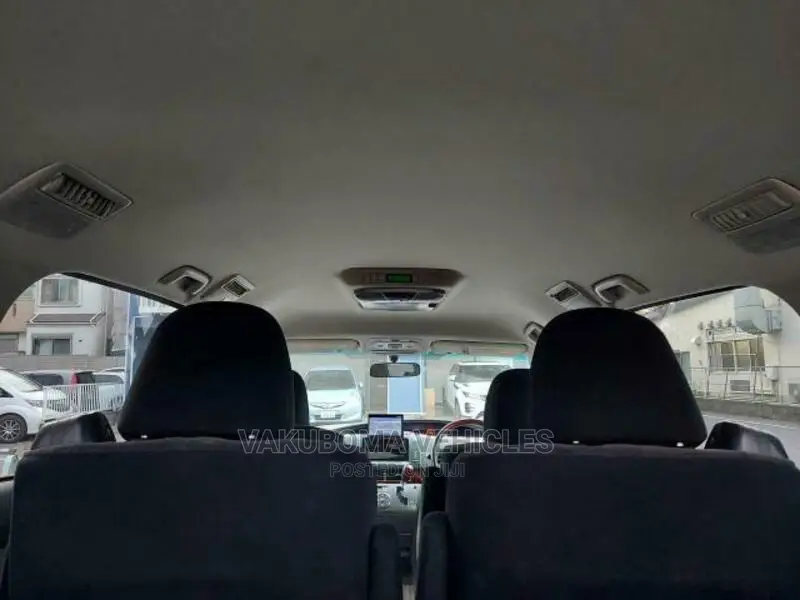 Toyota Estima 2009 White
