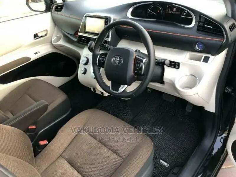 Toyota Sienta 2017 Black