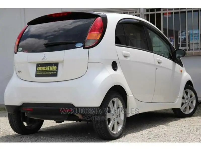 Mitsubishi Minica 2006 Silver