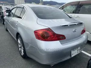 Nissan Skyline 2013 Silver