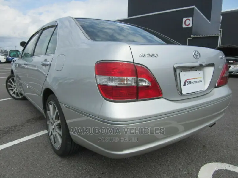 Toyota Brevis 2003 Silver