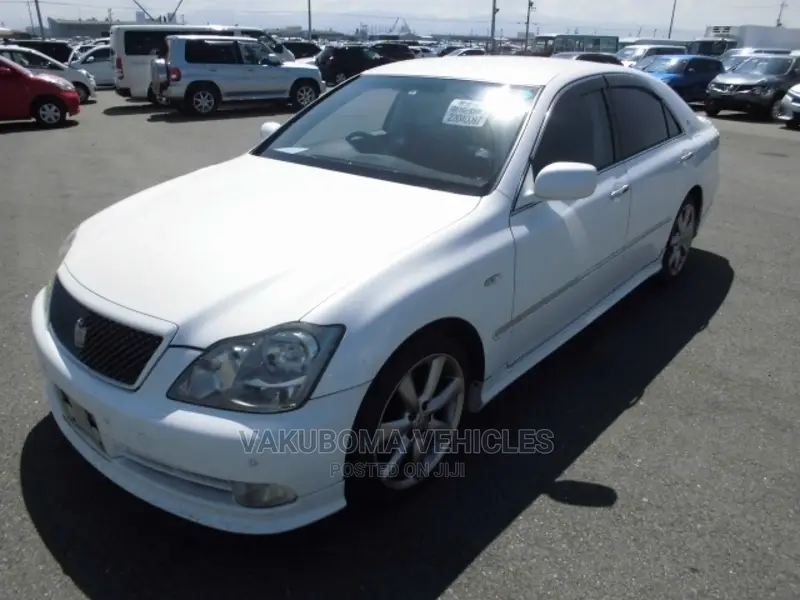 Toyota Crown 2004 White