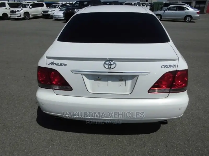 Toyota Crown 2004 White