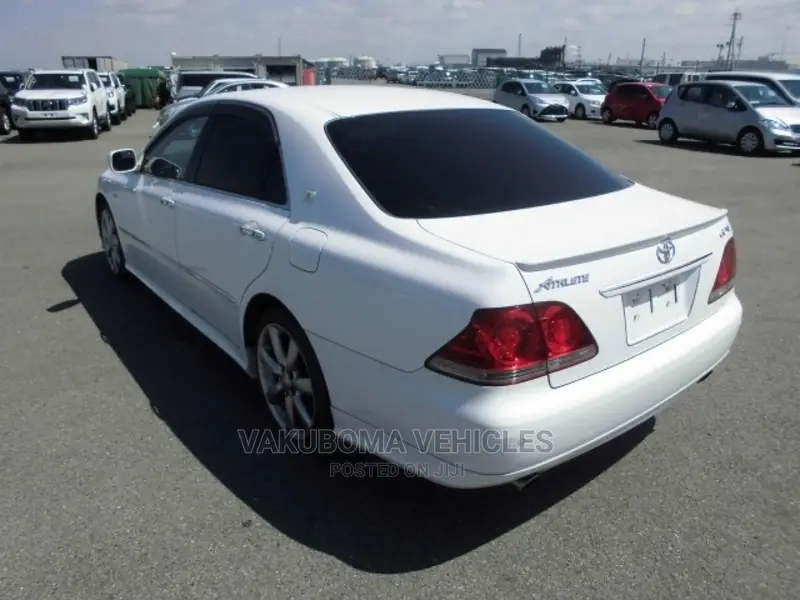 Toyota Crown 2004 White