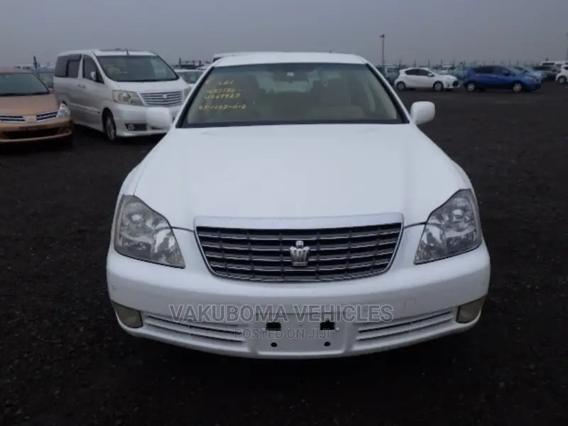 Toyota Crown 2007 White
