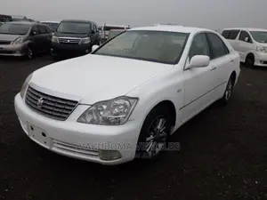 Toyota Crown 2007 White