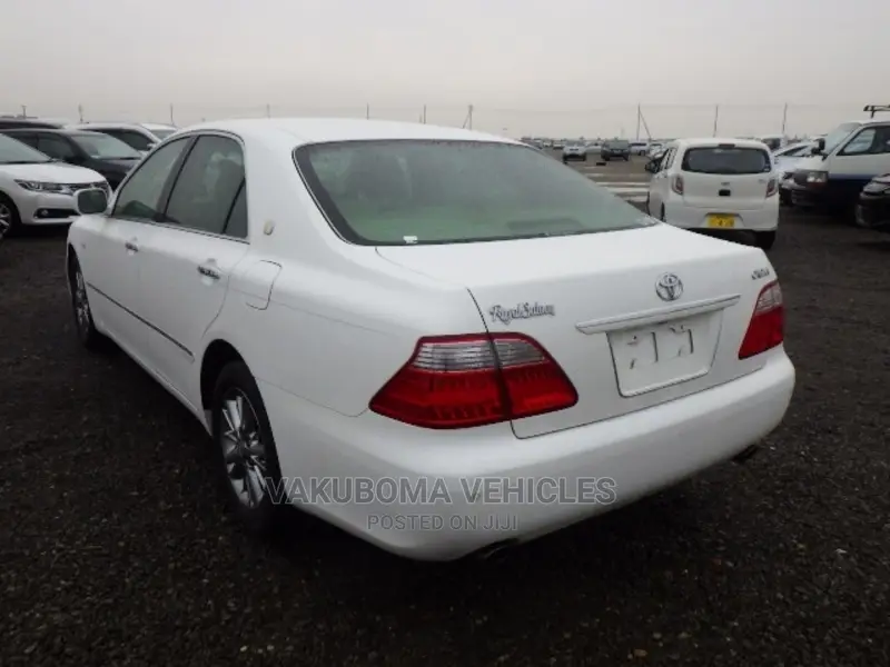 Toyota Crown 2007 White
