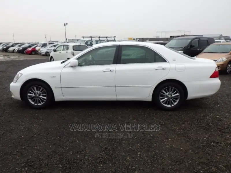 Toyota Crown 2007 White