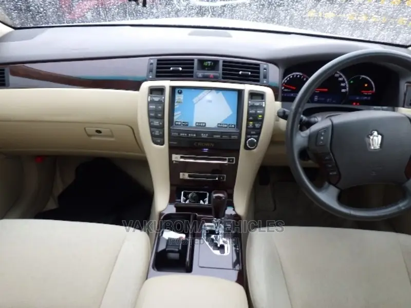 Toyota Crown 2007 White