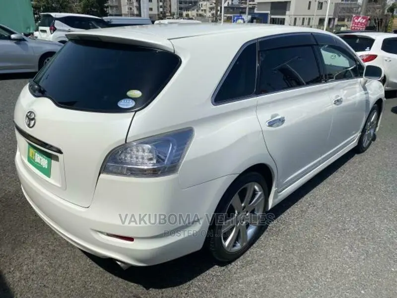 Toyota Mark X Zio 2010 Pearl