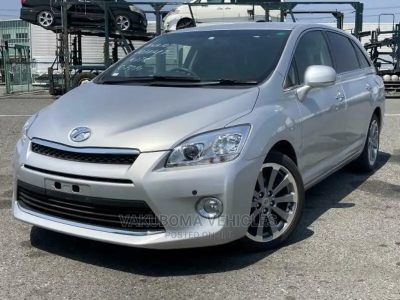 Toyota Mark X Zio 2011 Silver