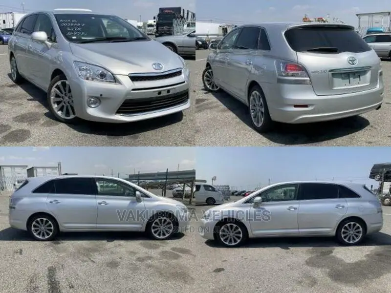 Toyota Mark X Zio 2011 Silver