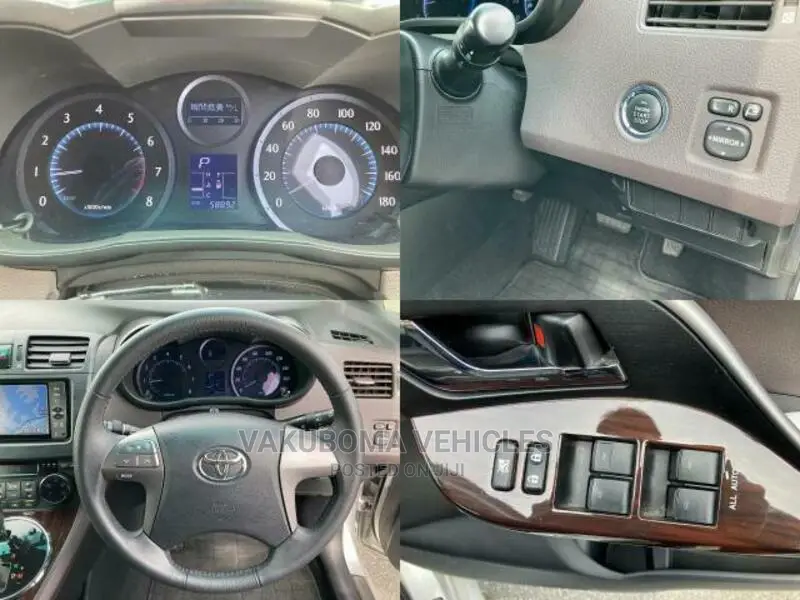 Toyota Mark X Zio 2011 Silver