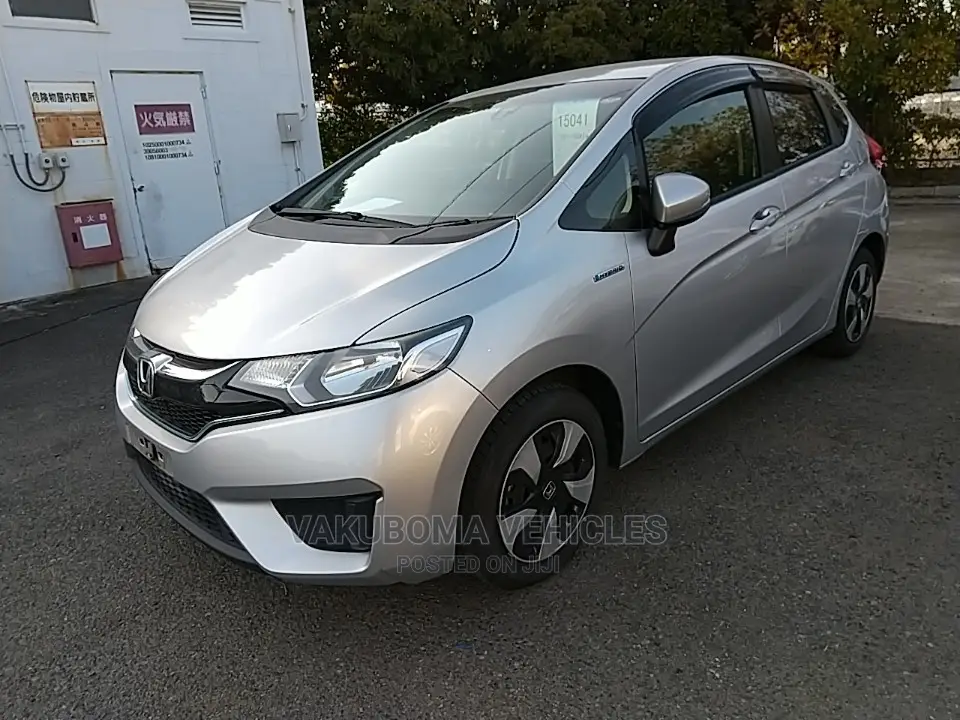 Honda Fit 2017 Silver