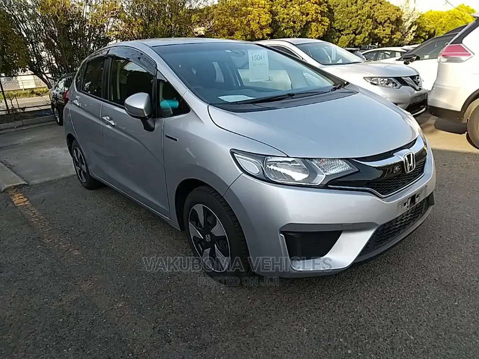 Honda Fit 2017 Silver