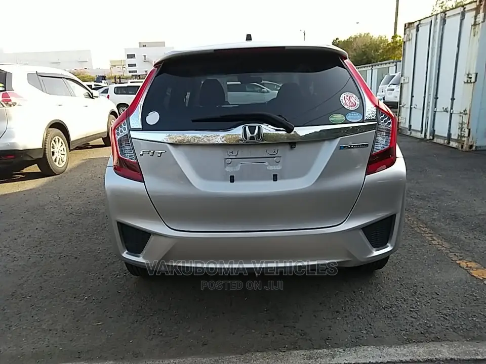 Honda Fit 2017 Silver