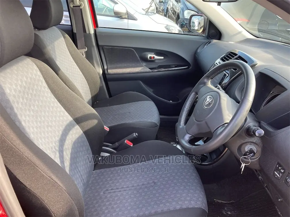 Toyota IST 2009 Red