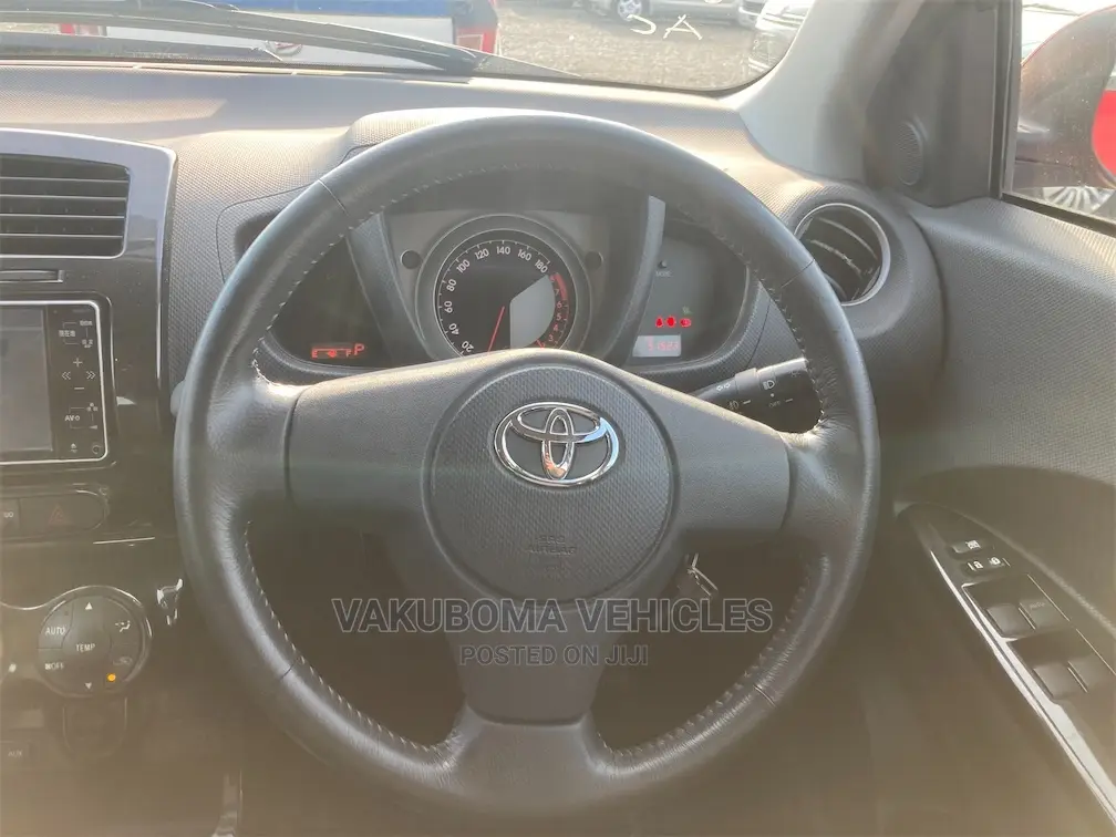 Toyota IST 2009 Red