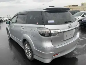 Toyota Wish 2013 Silver