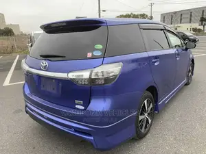 Toyota Wish 2013 Blue