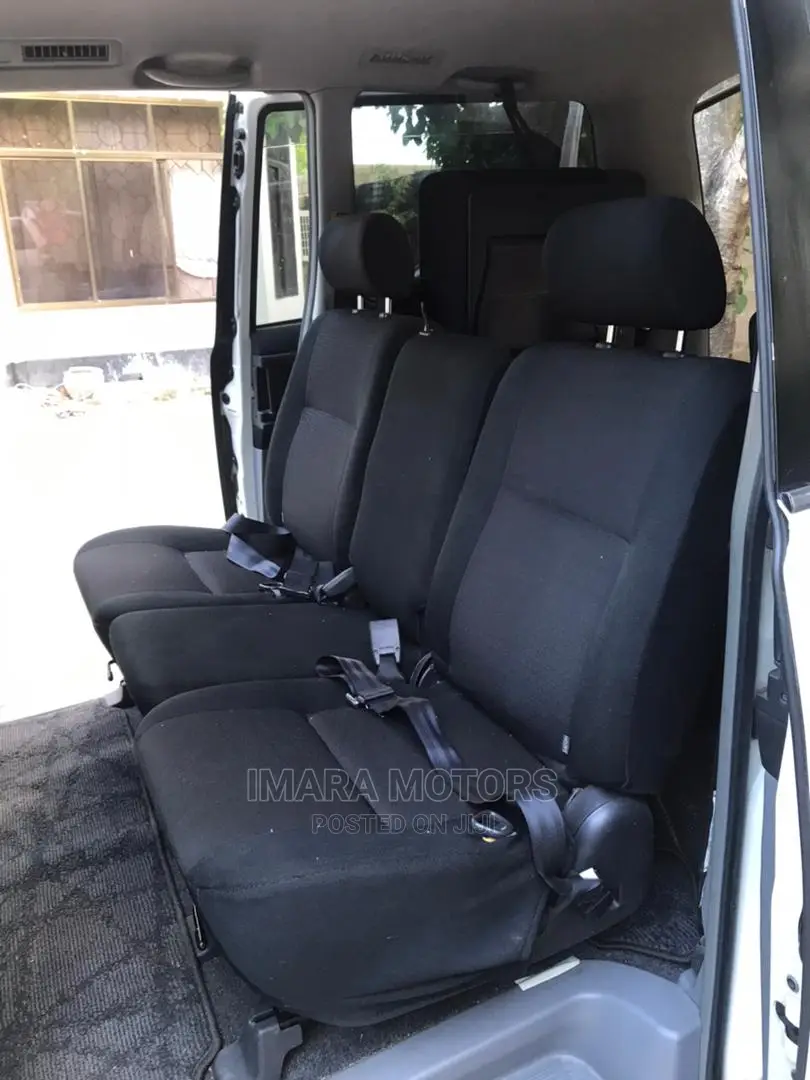 Toyota Noah 2005 White