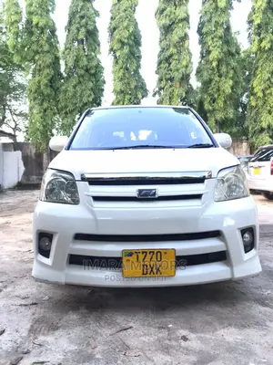 Toyota Noah 2005 White