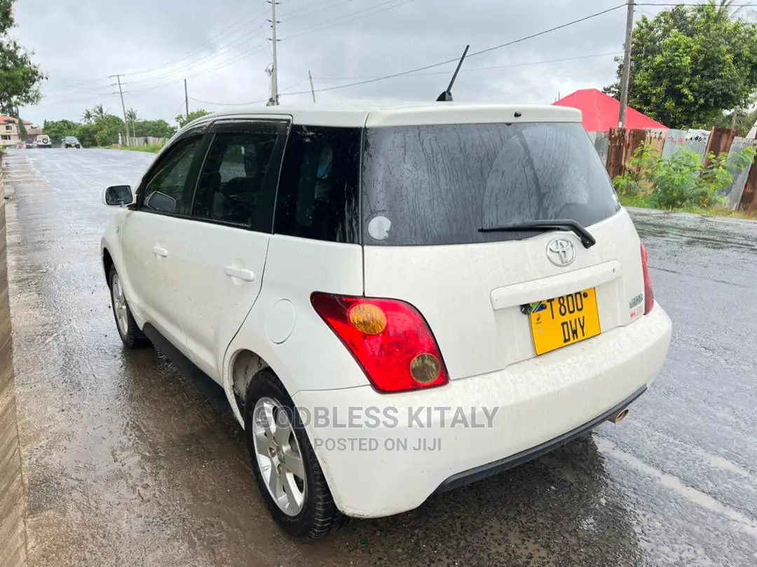 Toyota IST 2004 White